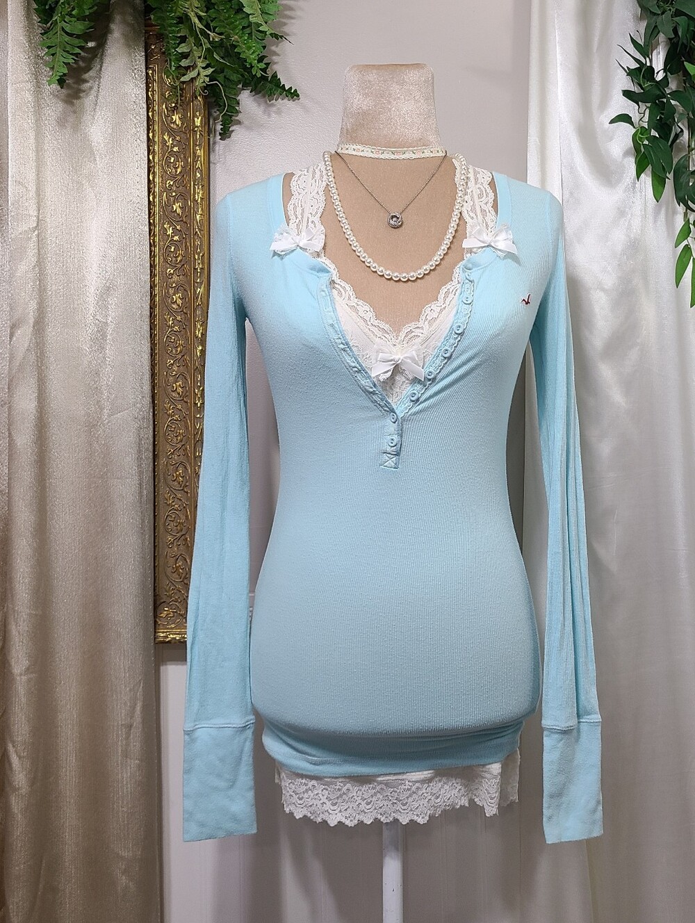Rare Vintage Hollister ♡ Y2K ♡ Baby Blue Lace Babydoll Henley Long Sleeve Top